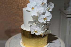 2 tier fondant cake