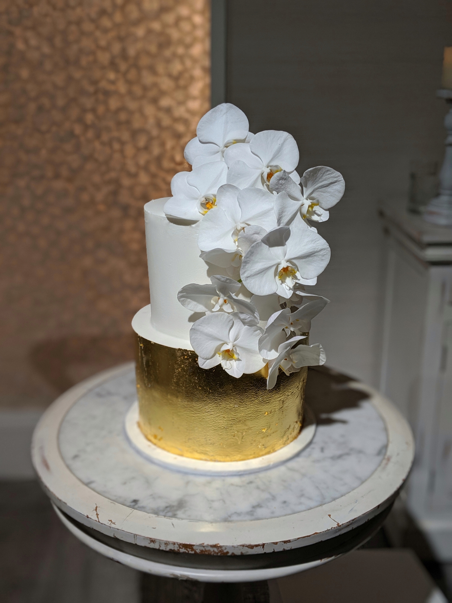 2 tier fondant cake